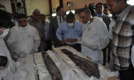 Excavation of 4,500-year-old boat at Giza pyramids begins 2013-635077701462547969-254